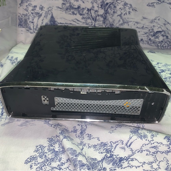 Xbox 360 Console | No HDD | In Box | With Kinect and Cords | Not Complete | - Picture 5 of 12